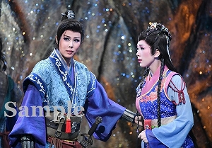 碧海・桜庭 舞台写真／星組新人公演『眩耀（げんよう）の谷～舞い降りた新星～』『Ray―星の光線―』