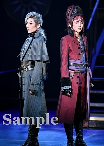 鳳月・暁 舞台写真／月組 梅田芸術劇場シアター・ドラマシティ、東京建物 Brillia HALL公演 『出島小宇宙戦争』