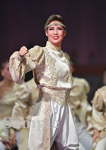 愛月ひかる 舞台写真／星組東京公演『眩耀（げんよう）の谷～舞い降りた新星～』『Ray―星の光線―』