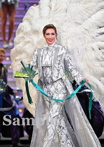 愛月ひかる 舞台写真／星組東京公演『眩耀（げんよう）の谷～舞い降りた新星～』『Ray―星の光線―』