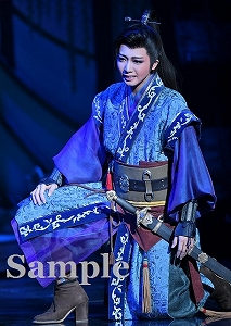 礼真琴 舞台写真／星組東京公演『眩耀（げんよう）の谷～舞い降りた新星～』『Ray―星の光線―』