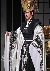 華形ひかる 舞台写真／星組東京公演『眩耀（げんよう）の谷～舞い降りた新星～』『Ray―星の光線―』