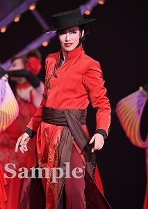 華形ひかる 舞台写真／星組東京公演『眩耀（げんよう）の谷～舞い降りた新星～』『Ray―星の光線―』