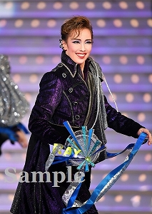 華形ひかる 舞台写真／星組東京公演『眩耀（げんよう）の谷～舞い降りた新星～』『Ray―星の光線―』