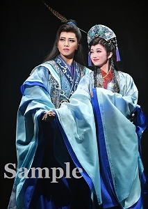 礼・舞空 舞台写真／星組東京公演『眩耀（げんよう）の谷～舞い降りた新星～』『Ray―星の光線―』