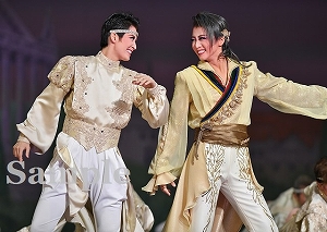 礼・瀬央 舞台写真／星組東京公演『眩耀（げんよう）の谷～舞い降りた新星～』『Ray―星の光線―』