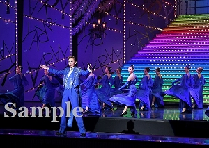 華形　他 舞台写真／星組東京公演『眩耀（げんよう）の谷～舞い降りた新星～』『Ray―星の光線―』