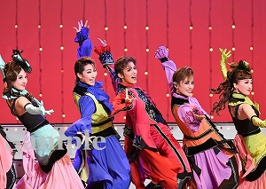 彩風･朝美彩縣潤 舞台写真／雪組梅田芸術劇場メインホール公演『炎のボレロ』『Music Revolution! ―New Spirit―』
