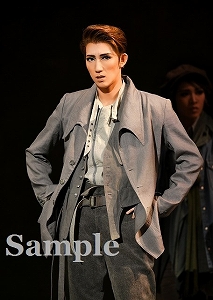 真風涼帆 舞台写真／宙組梅田芸術劇場メインホール、日生劇場公演『FLYING SAPA ―フライング サパ―』