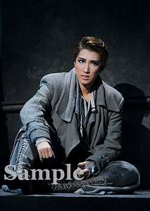 真風涼帆 舞台写真／宙組梅田芸術劇場メインホール、日生劇場公演『FLYING SAPA ―フライング サパ―』