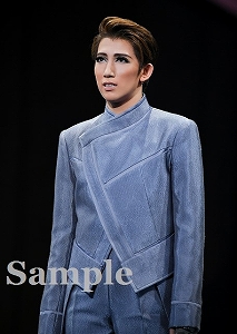 真風涼帆 舞台写真／宙組梅田芸術劇場メインホール、日生劇場公演『FLYING SAPA ―フライング サパ―』