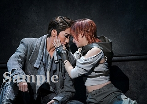 真風・星風 舞台写真／宙組梅田芸術劇場メインホール、日生劇場公演『FLYING SAPA ―フライング サパ―』