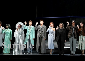 フィナーレ 舞台写真／宙組梅田芸術劇場メインホール、日生劇場公演『FLYING SAPA ―フライング サパ―』