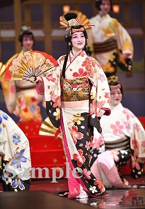 美園さくら 舞台写真／月組大劇場公演『WELCOME TO TAKARAZUKA ―雪と月と花と―』『ピガール狂騒曲』