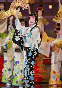 紫門ゆりや 舞台写真／月組東京公演『WELCOME TO TAKARAZUKA ―雪と月と花と―』『ピガール狂騒曲』