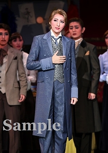 珠城りょう 舞台写真／月組東京公演『WELCOME TO TAKARAZUKA ―雪と月と花と―』『ピガール狂騒曲』