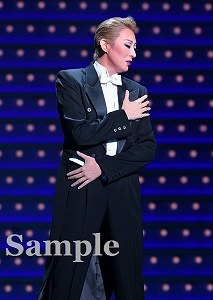 珠城りょう 舞台写真／月組東京公演『WELCOME TO TAKARAZUKA ―雪と月と花と―』『ピガール狂騒曲』