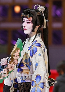 月城かなと 舞台写真／月組東京公演『WELCOME TO TAKARAZUKA ―雪と月と花と―』『ピガール狂騒曲』