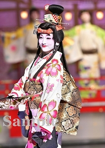 美園さくら 舞台写真／月組東京公演『WELCOME TO TAKARAZUKA ―雪と月と花と―』『ピガール狂騒曲』