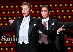 珠城・月城 舞台写真／月組東京公演『WELCOME TO TAKARAZUKA ―雪と月と花と―』『ピガール狂騒曲』