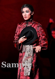 彩風咲奈 舞台写真／雪組大劇場公演『f f f―フォルティッシッシモ―』『シルクロード～盗賊と宝石～』