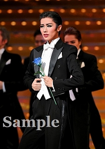 彩風咲奈 舞台写真／雪組大劇場公演『f f f―フォルティッシッシモ―』『シルクロード～盗賊と宝石～』