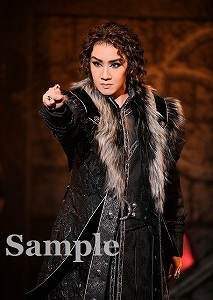 優波慧 舞台写真／花組宝塚バウホール公演『PRINCE OF ROSES―王冠に導かれし男―』