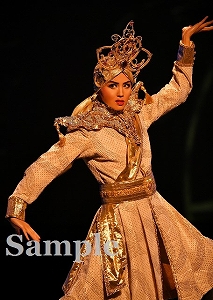 暁千星 舞台写真／月組TBS赤坂ACTシアター公演『ダル・レークの恋』