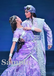 月城･海乃 舞台写真／月組TBS赤坂ACTシアター公演『ダル・レークの恋』