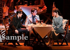 珠城・鳳月・天紫 舞台写真／月組宝塚バウホール公演『幽霊刑事（デカ）～サヨナラする、その前に～』