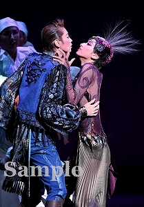 柚香･瀬戸 舞台写真／花組大劇場公演『アウグストゥス―尊厳ある者―』『Cool Beast!!』