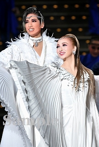 柚香・華 ポケットスチール／花組大劇場公演『アウグストゥス―尊厳ある者―』『Cool Beast!!』