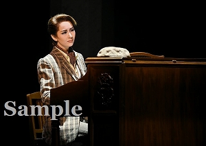 紫藤りゅう  舞台写真／宙組東京建物 Brillia HALL公演『Hotel Svizra House ホテル スヴィッツラ ハウス』