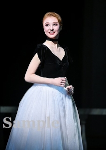 潤花  舞台写真／宙組東京建物 Brillia HALL公演『Hotel Svizra House ホテル スヴィッツラ ハウス』