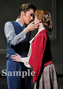 真風・潤  舞台写真／宙組東京建物 Brillia HALL公演『Hotel Svizra House ホテル スヴィッツラ ハウス』