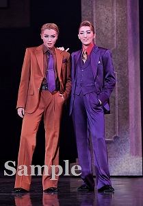 珠城・暁 舞台写真／月組大劇場公演『桜嵐記(おうらんき)』『Dream Chaser』