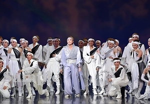 珠城　他 舞台写真／月組大劇場公演『桜嵐記(おうらんき)』『Dream Chaser』