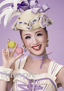 遥羽らら スチール写真／宙組公演『シャーロック・ホームズ―The Game Is Afoot!―』『Delicieux（デリシュー）!―甘美なる巴里―』