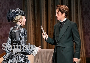 真風･潤 舞台写真／宙組大劇場公演『シャーロック・ホームズ―The Game Is Afoot!―』『Delicieux（デリシュー）!―甘美なる巴里―』