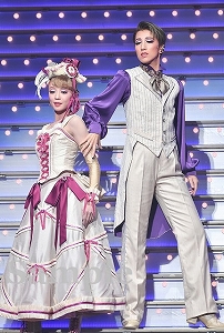 真風･潤 ポケットスチール／宙組大劇公演『シャーロック・ホームズ―The Game Is Afoot!―』『Delicieux（デリシュー）!―甘美なる巴里―』