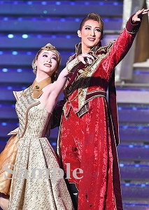 珠城・美園 舞台写真／月組東京公演『桜嵐記(おうらんき)』『Dream Chaser』