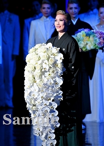 愛月ひかる 舞台写真／「愛月ひかるサヨナラショー」