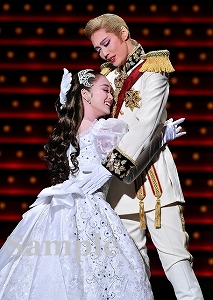 愛月･舞空 舞台写真／「愛月ひかるサヨナラショー」