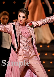 真風涼帆 舞台写真／宙組全国ツアー公演『バロンの末裔』『アクアヴィーテ（aquavitae）!!』