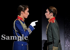 真風･桜木 舞台写真／宙組全国ツアー公演『バロンの末裔』『アクアヴィーテ（aquavitae）!!』