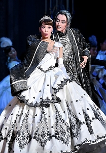 海乃・暁 舞台写真／月組大劇場公演『今夜、ロマンス劇場で』『FULL SWING！』