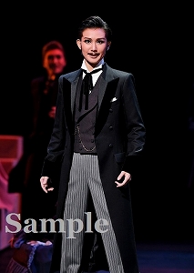 綺城ひか理 舞台写真／星組KAAT神奈川芸術劇場公演『ザ・ジェントル・ライアー～英国的、紳士と淑女のゲーム～』