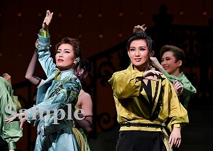 瀬央・綺城 舞台写真／星組KAAT神奈川芸術劇場公演『ザ・ジェントル・ライアー～英国的、紳士と淑女のゲーム～』