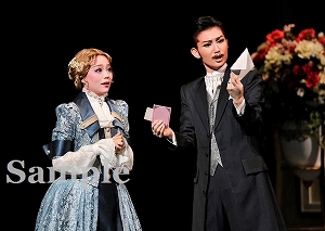 綺城・小桜 舞台写真／星組KAAT神奈川芸術劇場公演『ザ・ジェントル・ライアー～英国的、紳士と淑女のゲーム～』