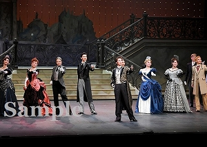 フィナーレ 舞台写真／星組KAAT神奈川芸術劇場公演『ザ・ジェントル・ライアー～英国的、紳士と淑女のゲーム～』